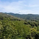 Casa Luciana Castelnuovo * קסטלנואובו מגרה