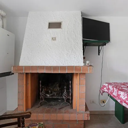 בית נופש Casa Luciana Castelnuovo קסטלנואובו מגרה